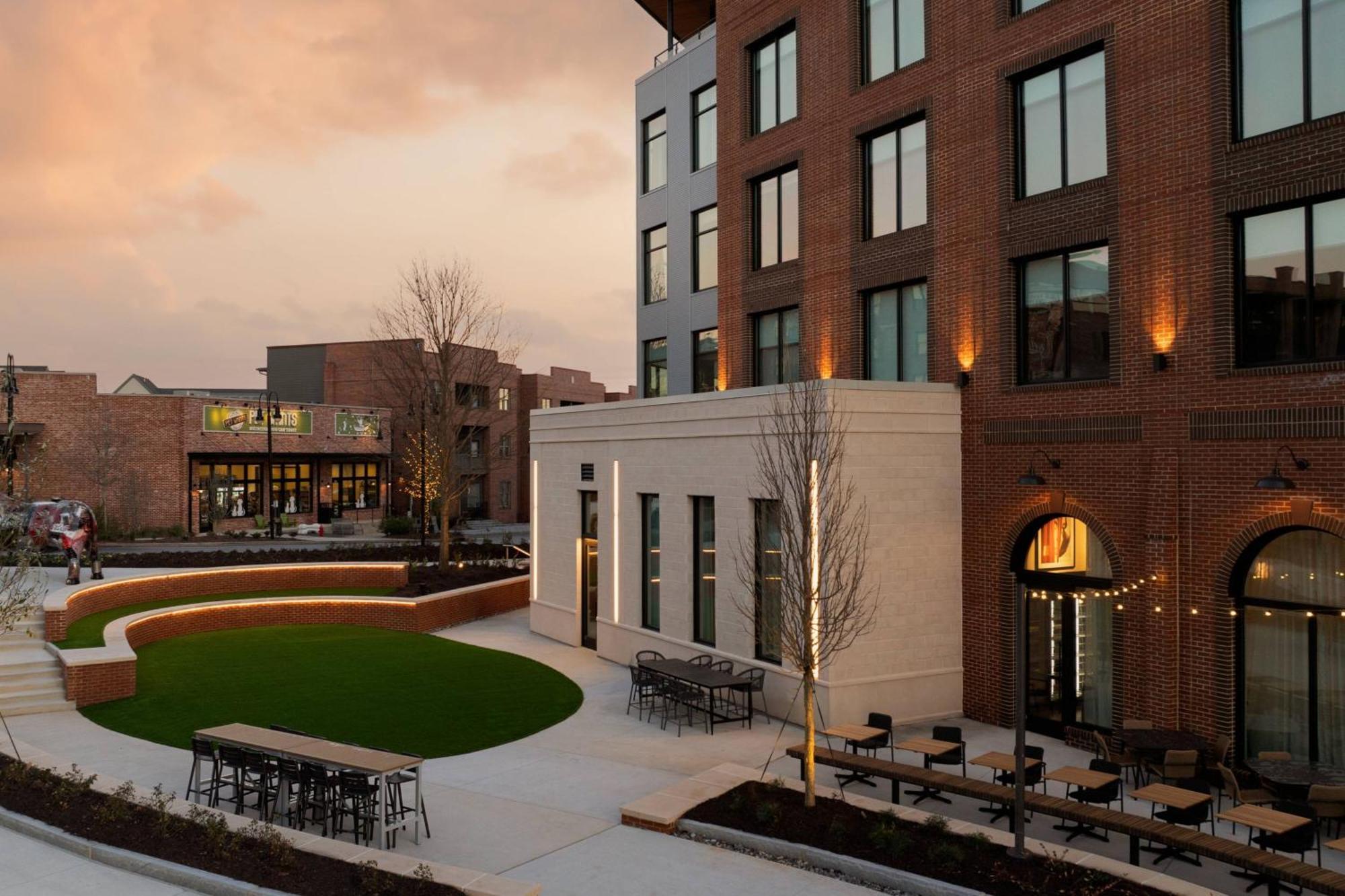 Trilith Guesthouse, Fayetteville, Ga, A Tribute Portfolio Hotel エクステリア 写真